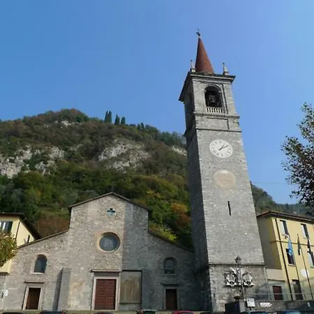 Fiumelatte Sleeps 4 Air Con Wifi T783174 Appartamento *