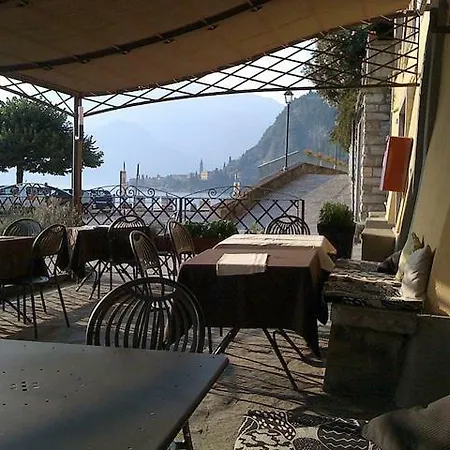 Fiumelatte Sleeps 4 Air Con Wifi T783174 Varenna