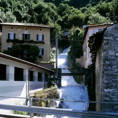 Fiumelatte Sleeps 4 Air Con Wifi T783174 Lejlighed